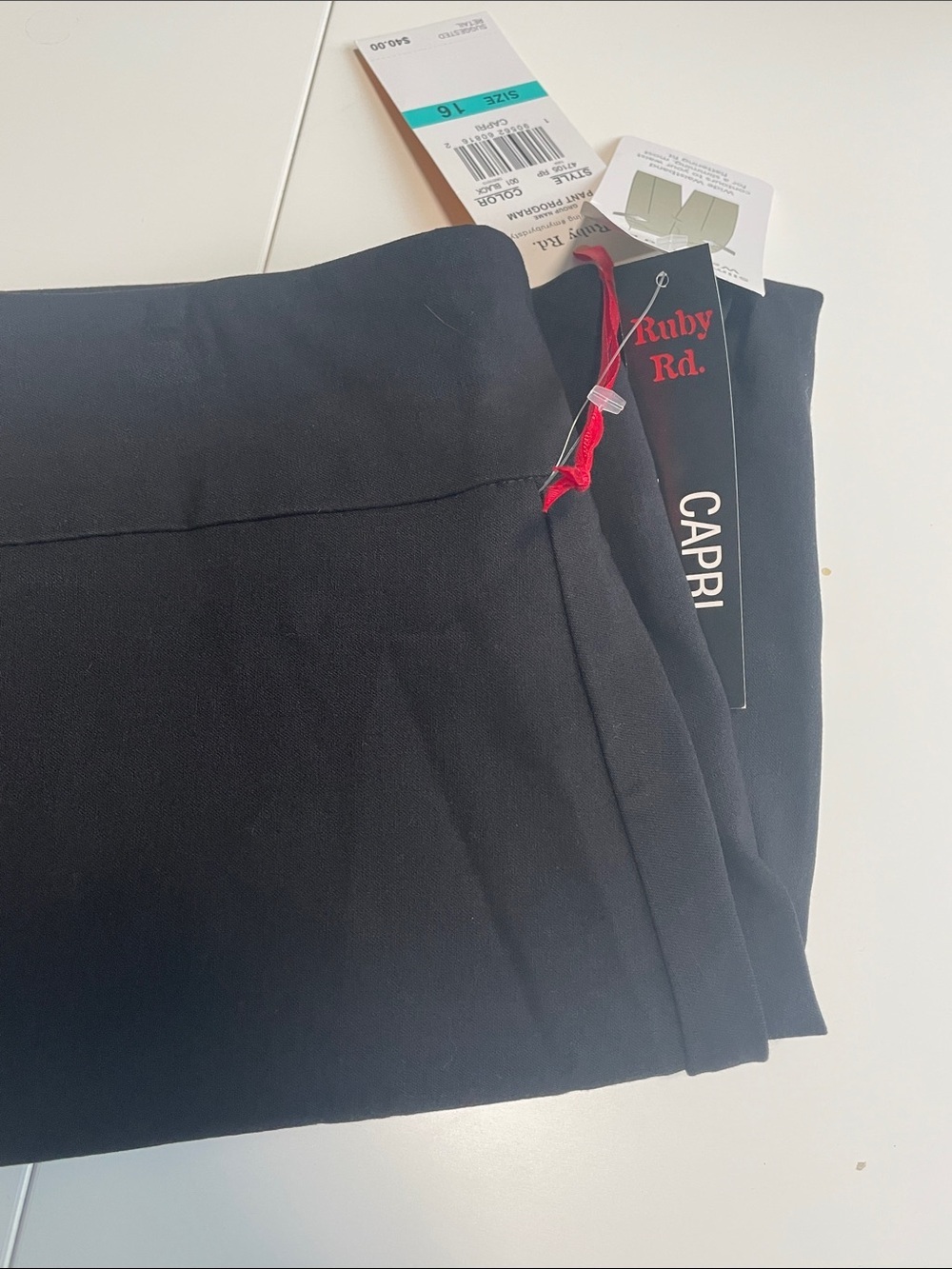 Ruby Rd. Black Capri Pants - Picture 5 of 5